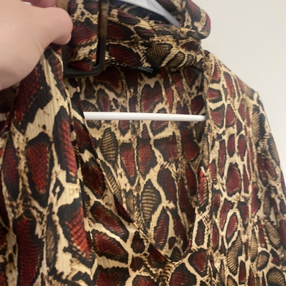 ZARA Animal Print Flowy V-Neck with Neck Tie - Picture 9 of 15